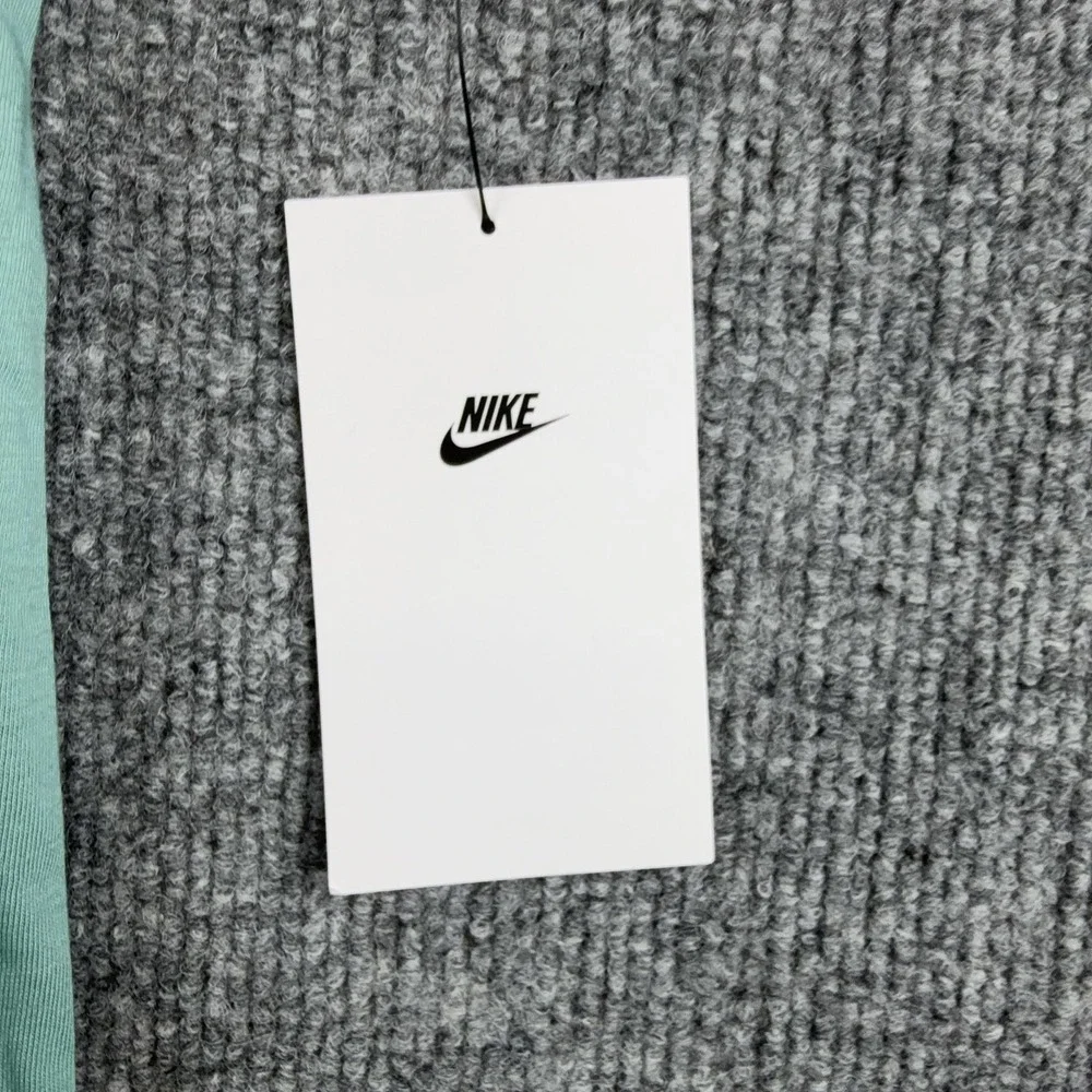 Nike Shirt Mens Small Green The Nike Tee Embroidered Swoosh Logo Cotton Crewneck